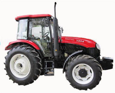 X904 Wheeled Tractor